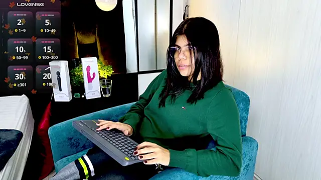 cutehanna1 online show from September 2025 11:54:01 PM