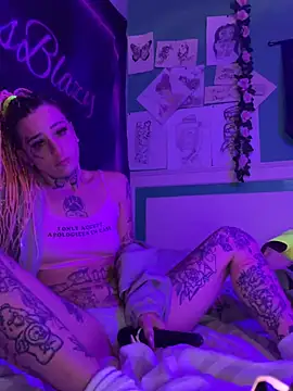 BlazyKitsune- online show from April 2026 06:58:02 PM