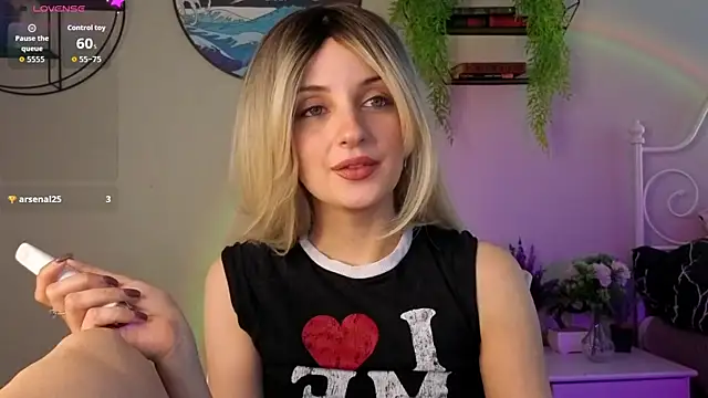 Snapshot of Katty_Lights chatting on November 2025 11:47:02 AM Katty Lights online show from November 2025 11:47:02 AM