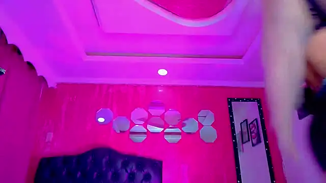 TiffanyMackensyy online show from February 2026 01:38:02 AM