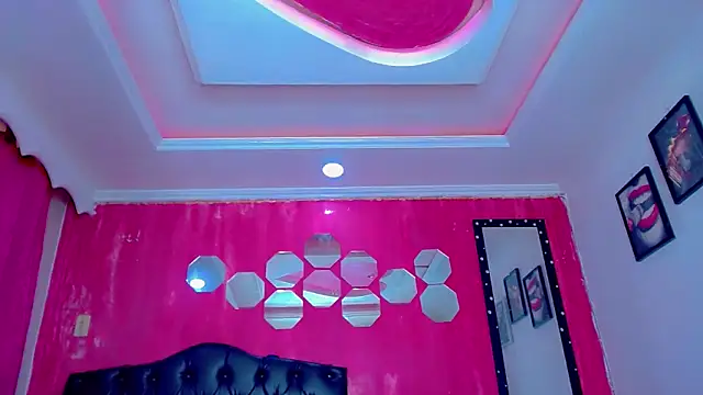 TiffanyMackensyy online show from December 2025 09:26:02 PM