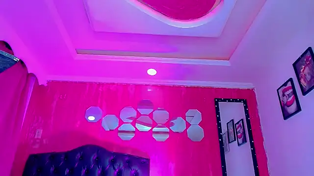 TiffanyMackensyy online show from February 2026 02:54:02 AM