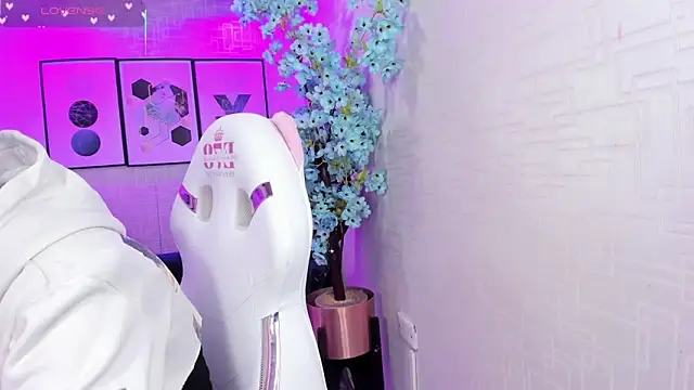 Theia moon online show from February 2026 06:32:02 PM