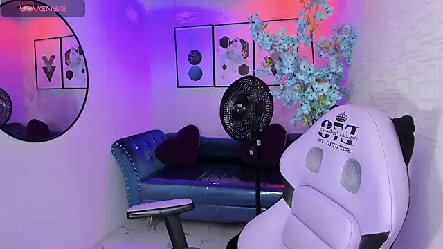 Theia moon online show from December 2025 01:49:01 PM