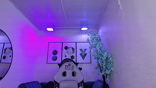 Theia moon online show from October 2025 03:53:02 AM