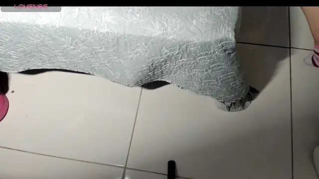 Snapshot of AshleyandTyler chatting on December 2025 11:32:02 PM AshleyandTyler online show from December 2025 11:32:02 PM