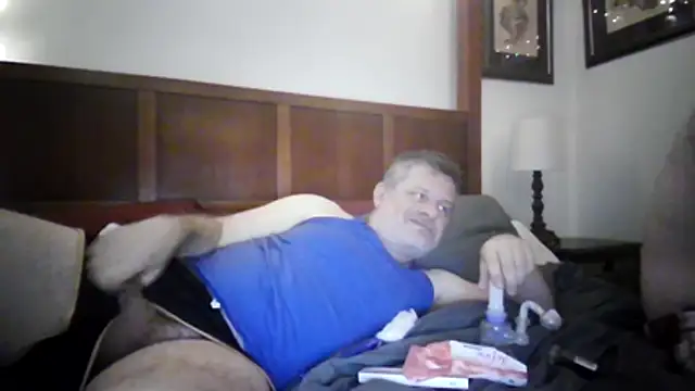 Snapshot of LARawAlways2 chatting on December 2025 05:08:02 AM LARawAlways2 online show from December 2025 05:08:02 AM