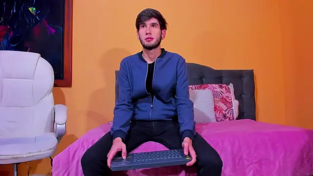 Thhiago tay online show from December 2024 12:51:01 PM