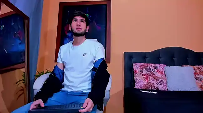 Thhiago tay online show from December 2024 12:50:01 PM