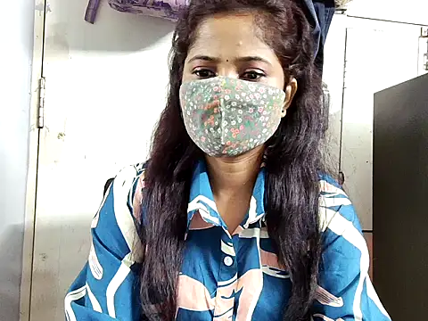 samosa73 online show from October 2025 06:51:01 PM