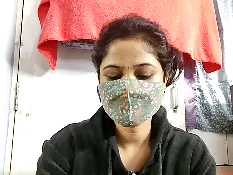 samosa73 online show from November 2025 06:57:02 PM