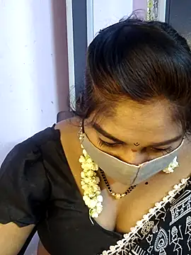 RomeoJuliet345 online show from February 2026 04:39:02 PM