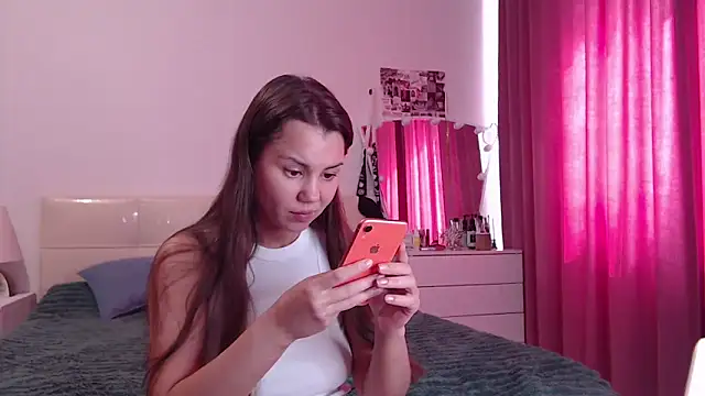 Snapshot of MiraMiss chatting on June 2026 06:24:02 AM MiraMiss online show from June 2026 06:24:02 AM