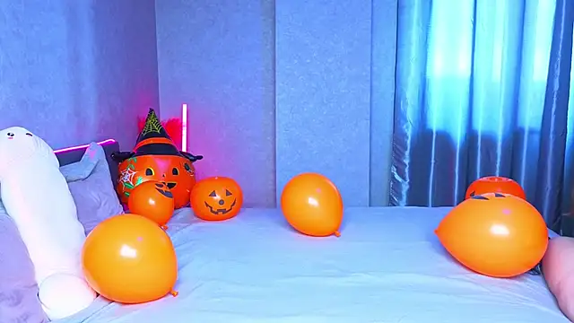 Snapshot of BritneyLix chatting on October 2025 09:29:01 AM BritneyLix online show from October 2025 09:29:01 AM