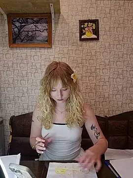 lola  banny online show from October 2025 03:44:02 PM