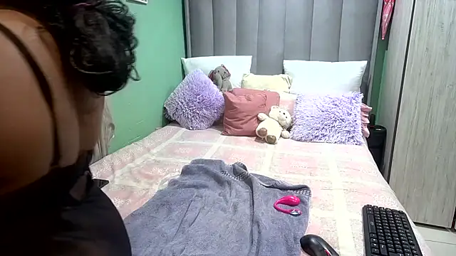 Snapshot of SexyEbony37X chatting on April 2026 07:15:02 PM SexyEbony37X online show from April 2026 07:15:02 PM