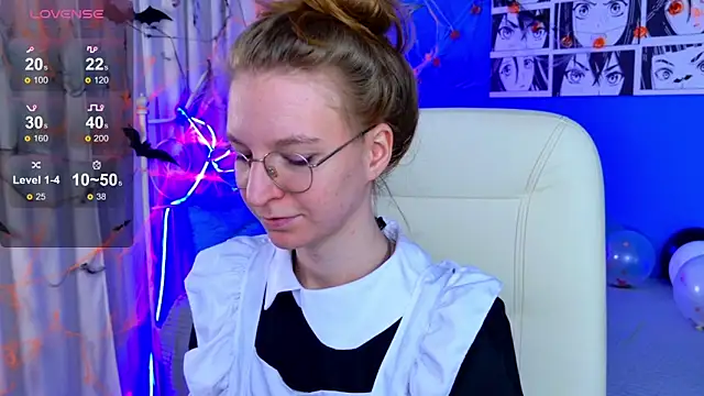 Snapshot of VioletShine chatting on October 2025 08:45:01 AM VioletShine online show from October 2025 08:45:01 AM