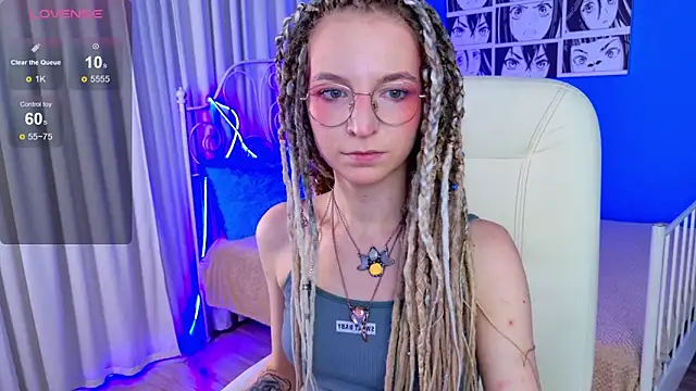 Snapshot of VioletShine chatting on November 2025 03:05:02 PM VioletShine online show from November 2025 03:05:02 PM