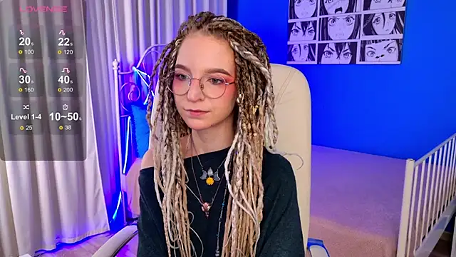 Snapshot of VioletShine chatting on November 2025 10:04:02 AM VioletShine online show from November 2025 10:04:02 AM