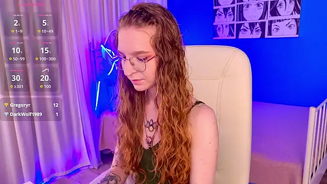 Snapshot of VioletShine chatting on May 2026 12:44:01 PM VioletShine online show from May 2026 12:44:01 PM