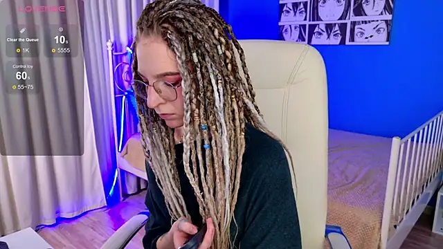 Snapshot of VioletShine chatting on November 2025 01:11:01 PM VioletShine online show from November 2025 01:11:01 PM