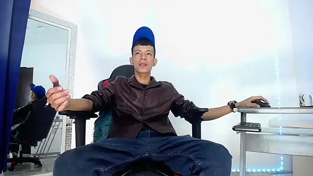 Favel Gomez7 online show from December 2024 07:50:02 PM