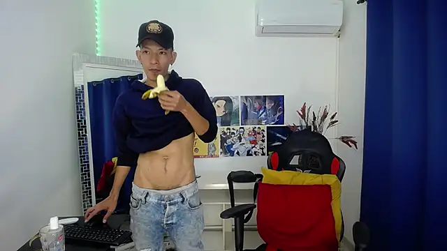 Favel Gomez7 online show from March 2025 10:08:01 PM