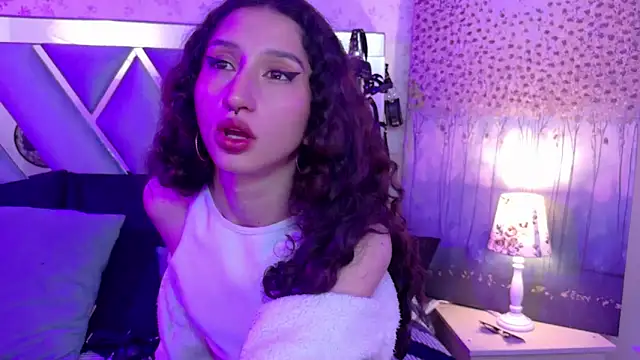 Queenjenn   online show from April 2026 11:33:02 PM