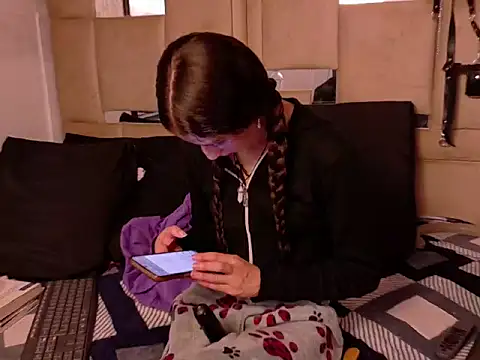 Queenjenn   online show from March 2026 12:47:02 AM