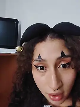 Queenjenn   online show from October 2025 07:05:02 AM