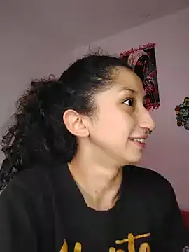 Snapshot of Queenjenn__ chatting on June 2026 04:41:02 PM Queenjenn online show from June 2026 04:41:02 PM
