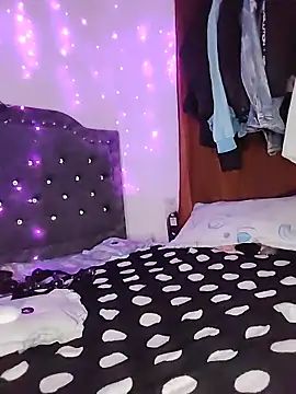 Queenjenn   online show from November 2025 11:05:01 PM