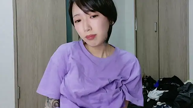 Snapshot of rei_0180 chatting on September 2025 05:14:02 PM rei 0180 online show from September 2025 05:14:02 PM