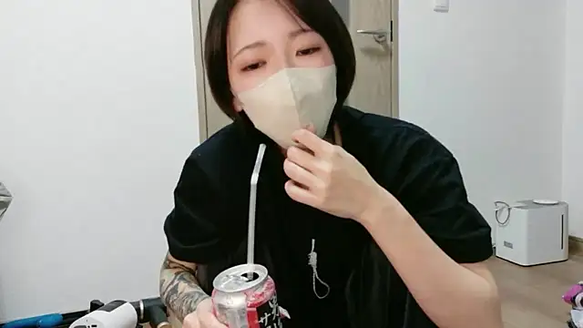 Snapshot of rei_0180 chatting on November 2025 06:22:02 PM rei 0180 online show from November 2025 06:22:02 PM