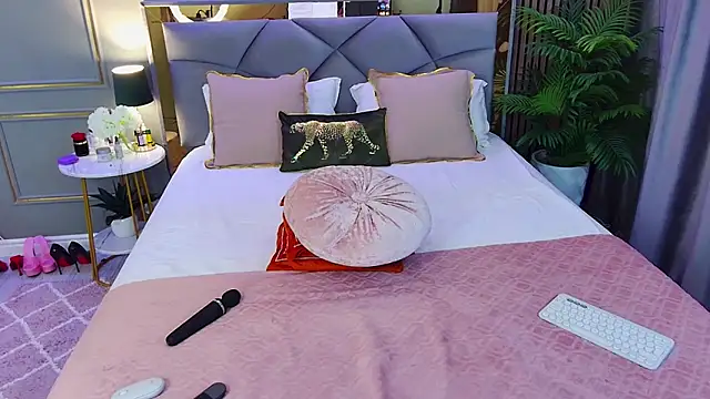 AvaCristal online show from February 2026 09:12:01 PM