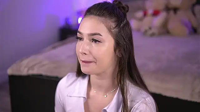 VixenAmour online show from October 2025 04:24:02 AM