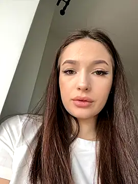 Snapshot of VixenAmour chatting on October 2025 06:07:02 AM VixenAmour online show from October 2025 06:07:02 AM