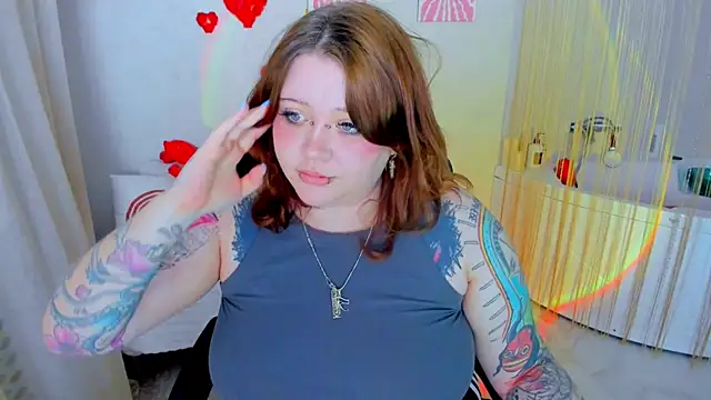 MoonLghte online show from February 2026 03:39:01 AM