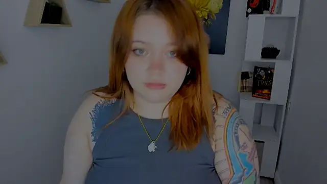 MoonLghte online show from October 2025 07:58:01 PM