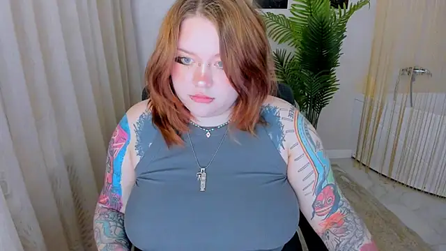 MoonLghte online show from May 2026 07:58:01 PM