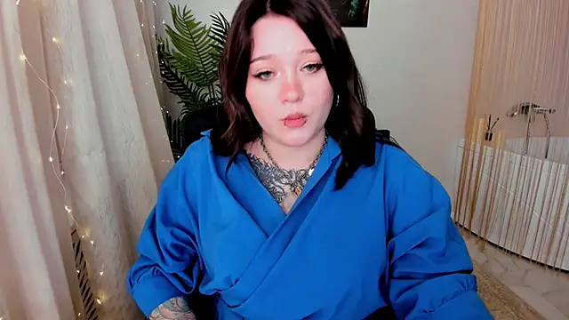MoonLghte online show from March 2025 10:28:02 PM