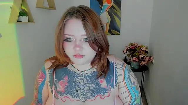 MoonLghte online show from May 2026 07:28:02 PM
