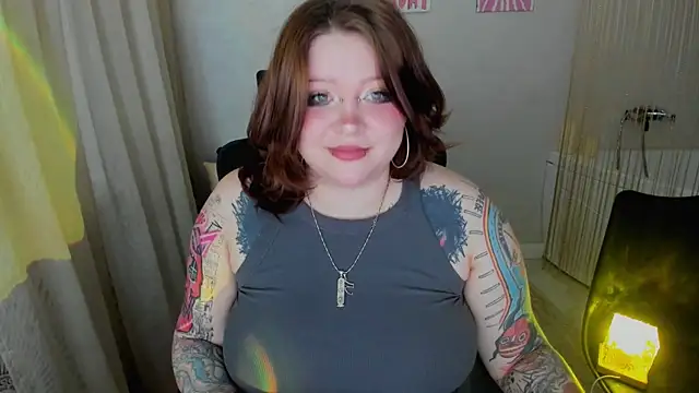 MoonLghte online show from February 2026 07:35:02 PM