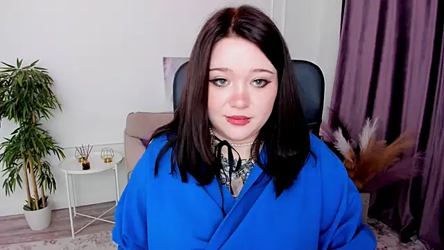 MoonLghte online show from March 2025 07:38:01 PM
