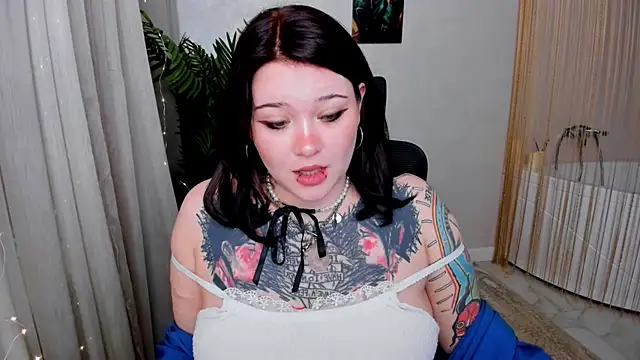 MoonLghte online show from March 2025 12:39:02 PM