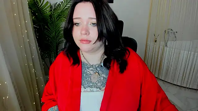 MoonLghte online show from February 2025 06:23:01 PM