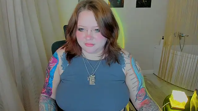 MoonLghte online show from March 2026 07:43:02 PM