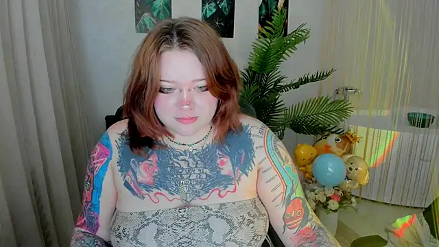 MoonLghte online show from April 2026 07:59:01 PM