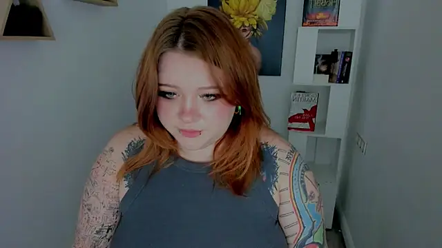 MoonLghte online show from November 2025 08:30:01 PM