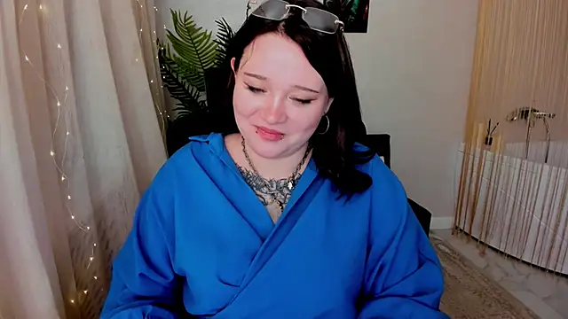 MoonLghte online show from March 2025 01:32:02 AM